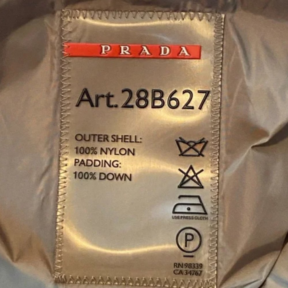 Prada Down Ski Jacket - Excellent Condition - Siz… - image 4